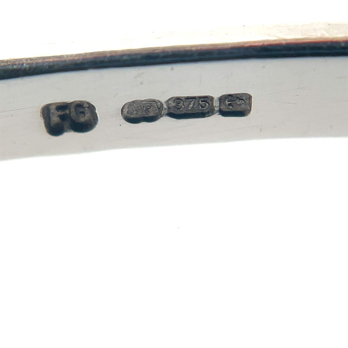 9ct White Gold Small Bangle (60mm)