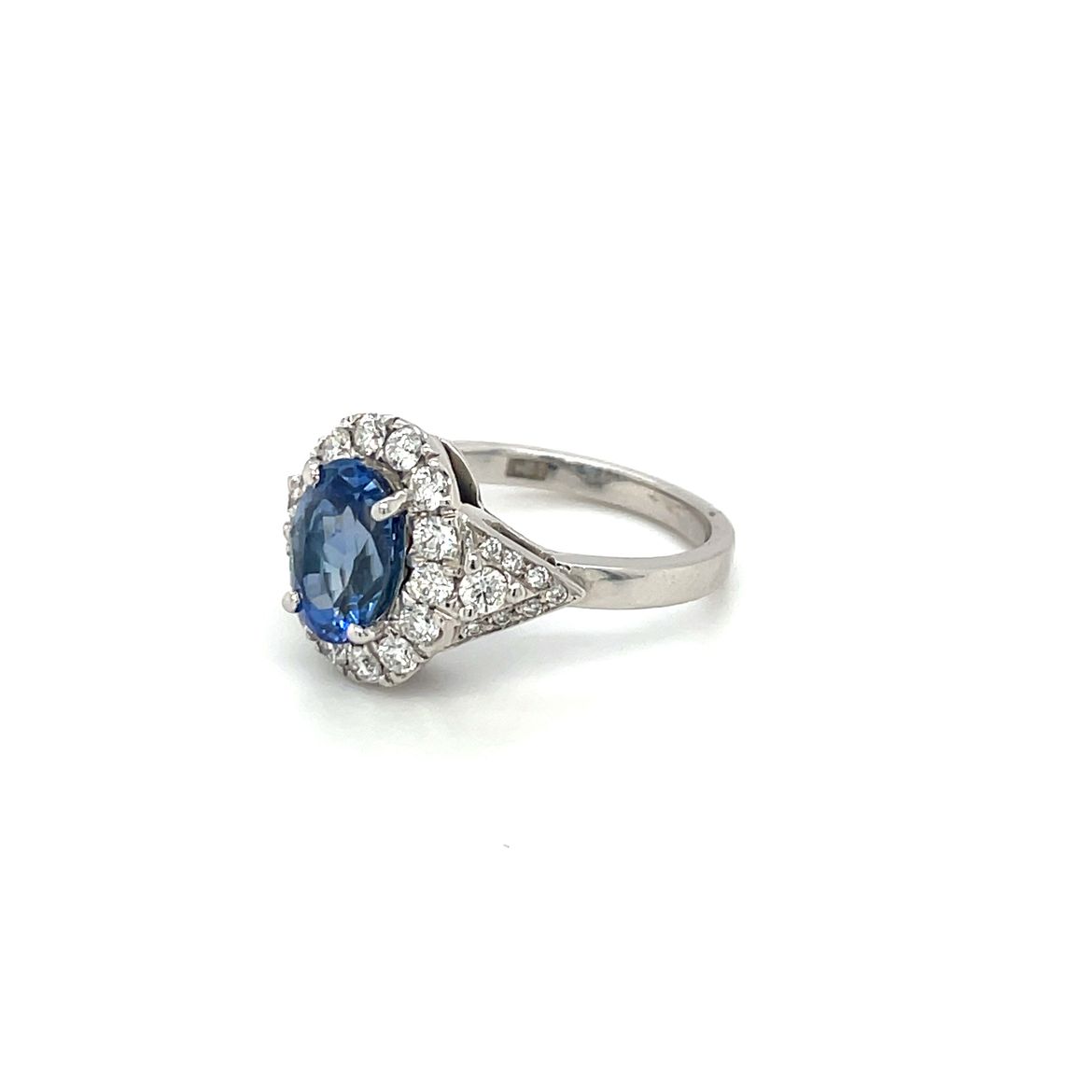 18ct White Gold Oval Sapphire & Diamond Cluster Ring