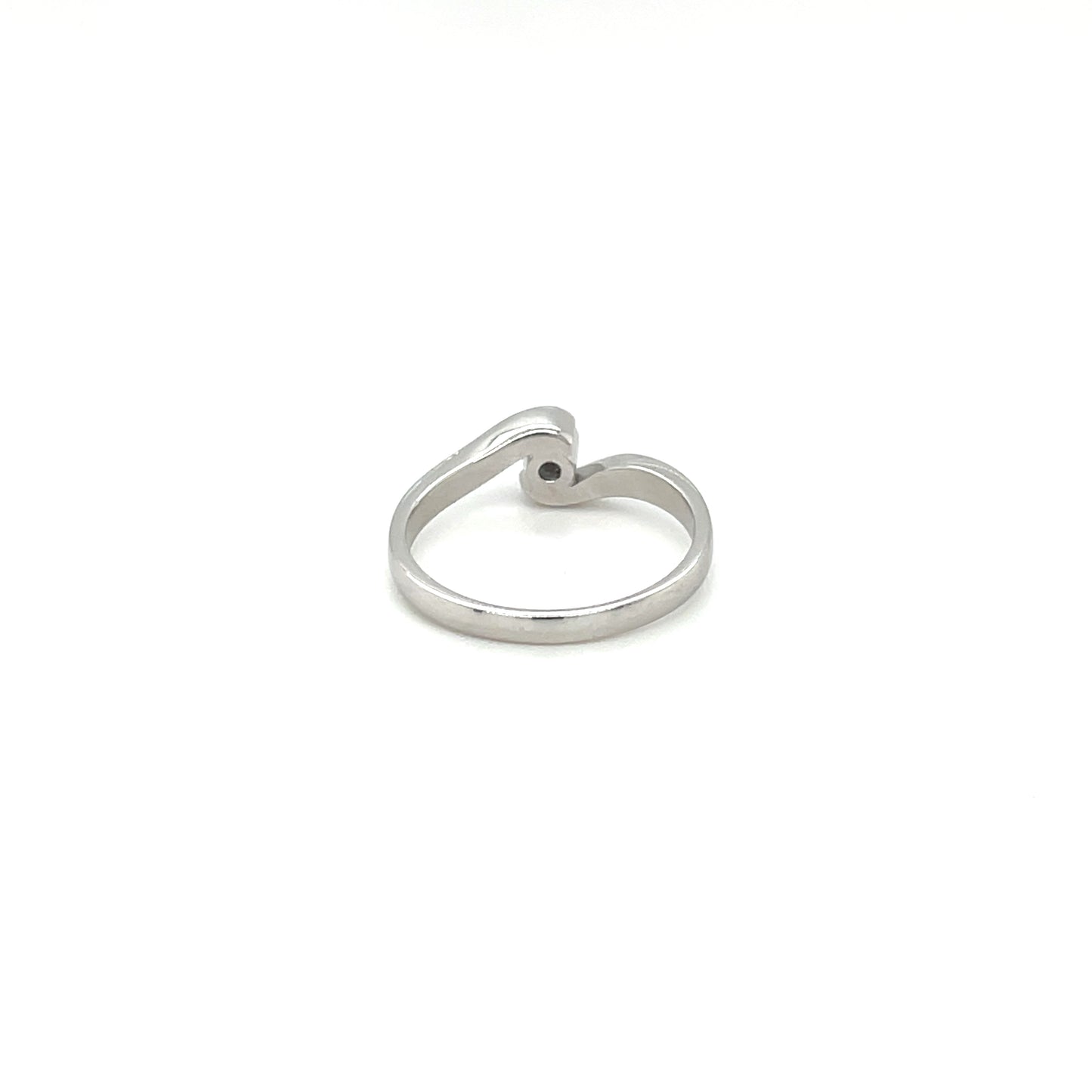 18ct White Gold Diamond Crossover Solitaire Ring