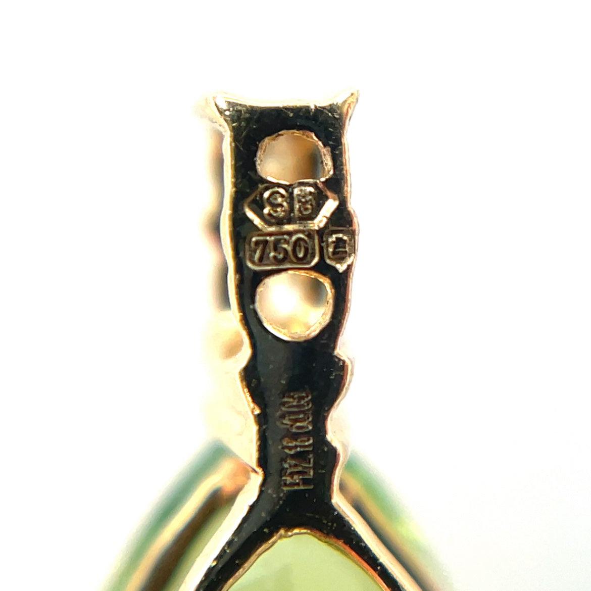 18ct Yellow Gold Peridot & Diamond Pendant