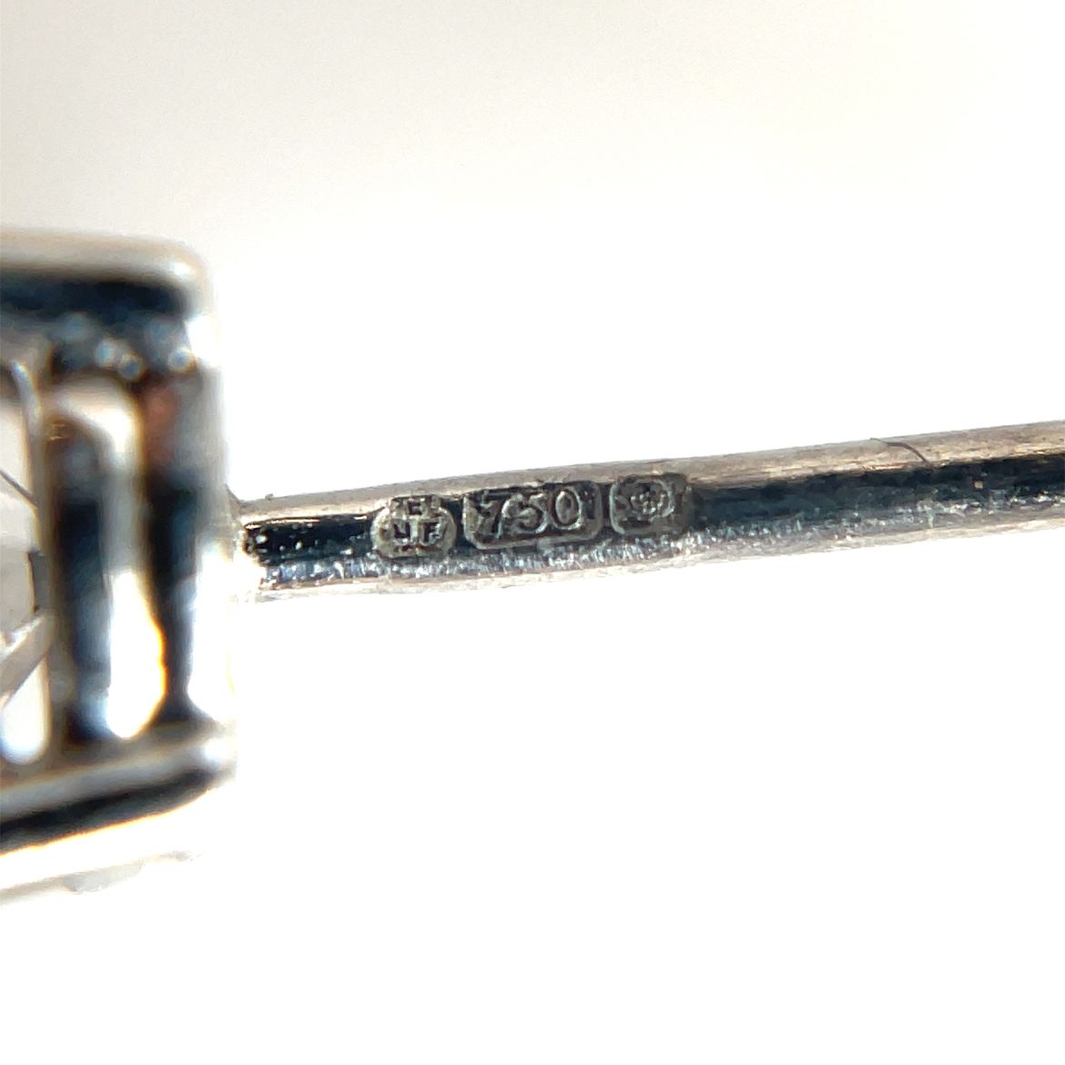 18ct White Gold Diamond Stud Earrings