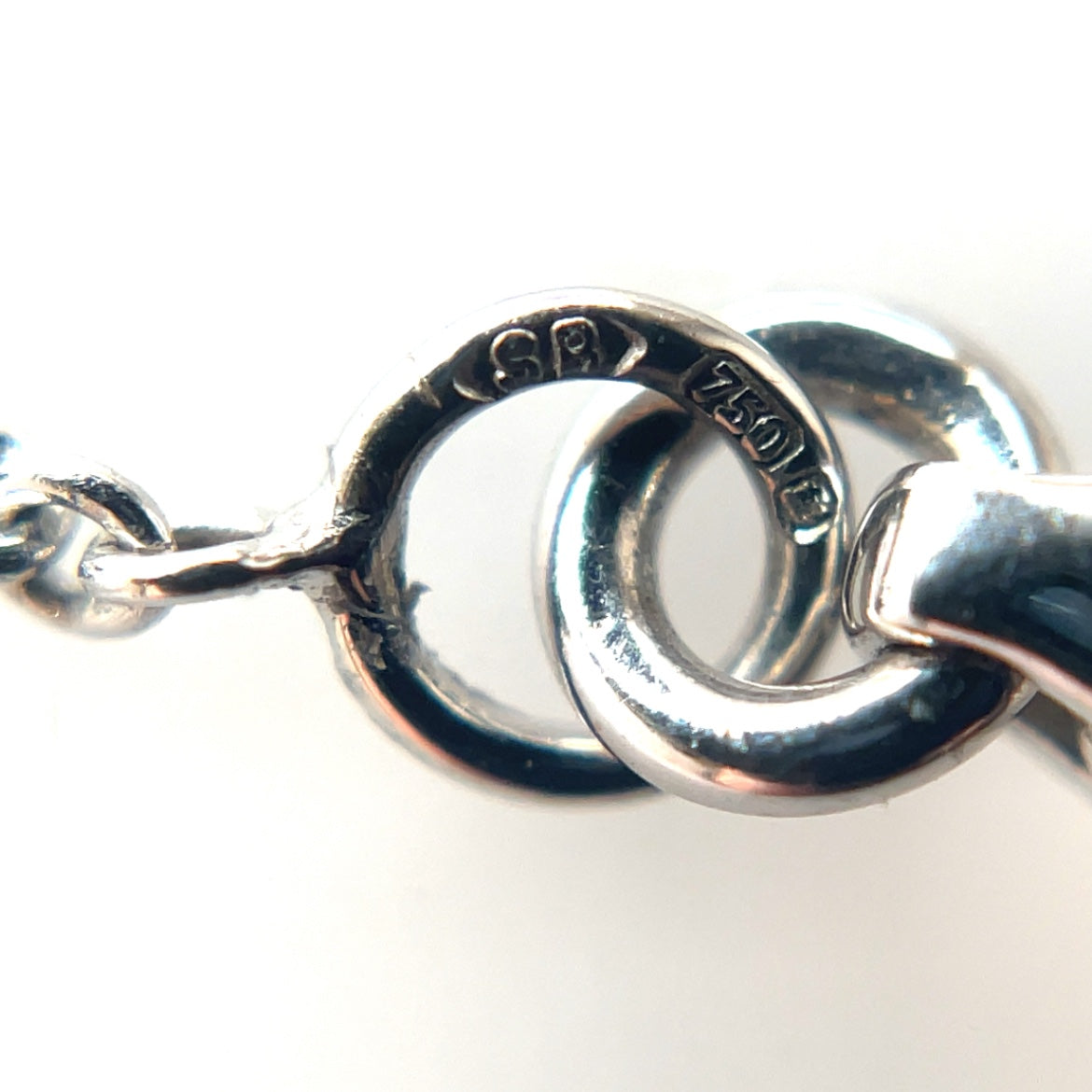 18ct White Gold Diamond Station Necklace