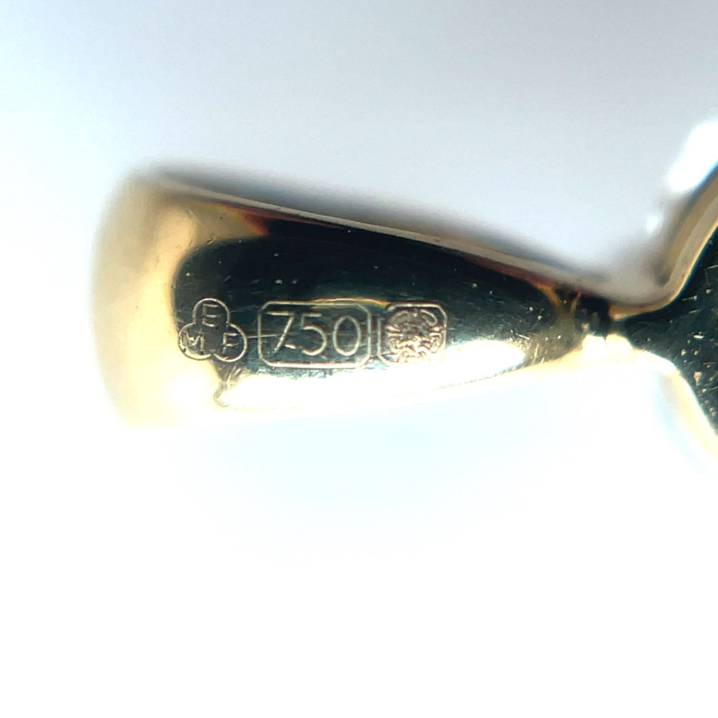 18ct Yellow Gold Diamond Solitaire Pendant