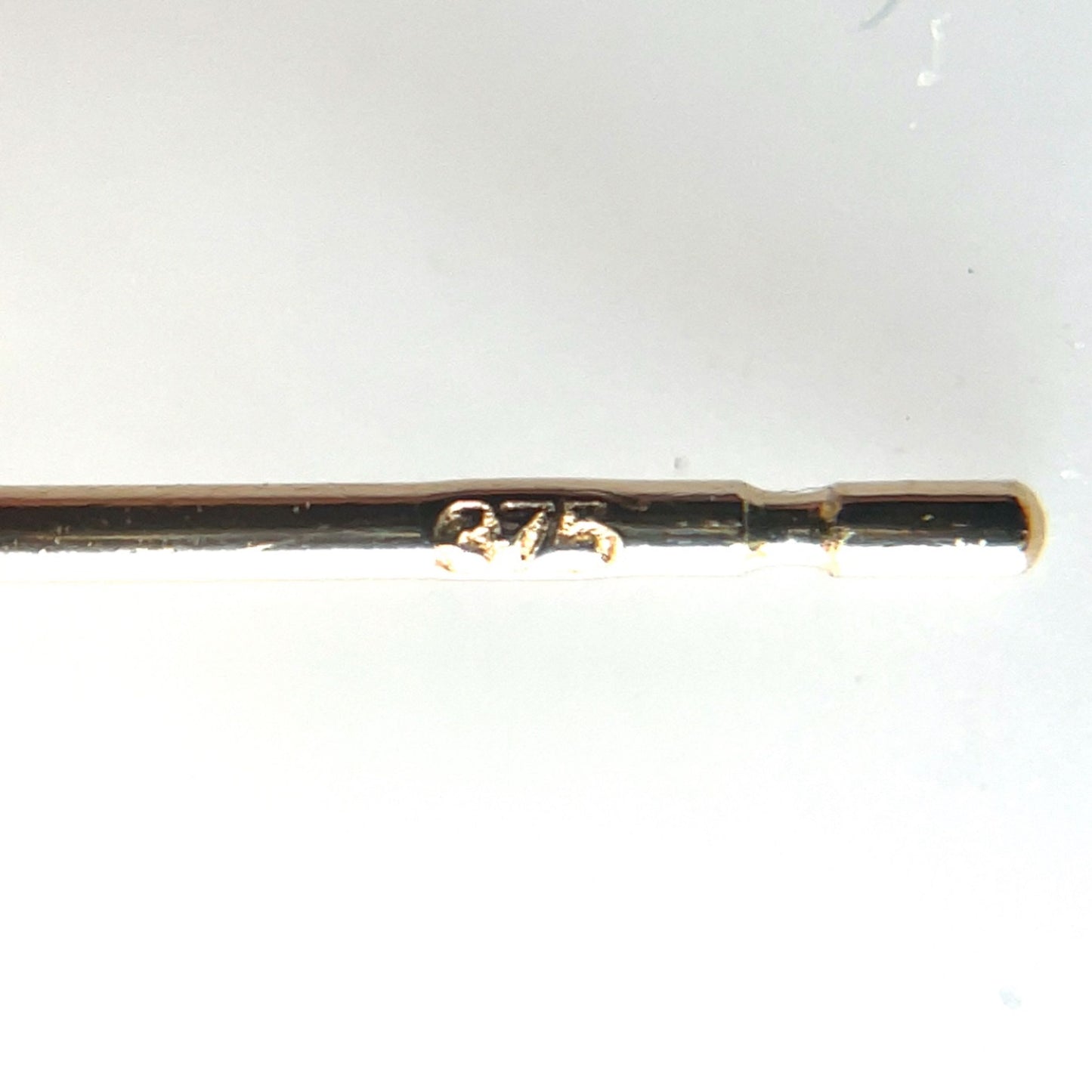 9ct Yellow Gold Knot Earring