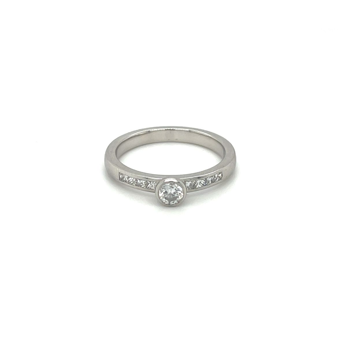 Platinum Modern Diamond Soliatire Ring