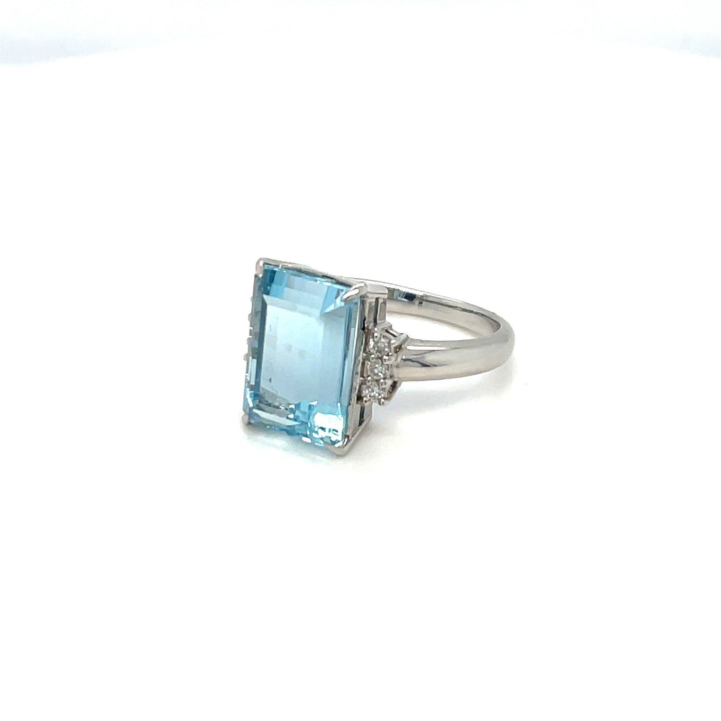 Platinum Art Deco Style Aquamarine and Diamond Ring