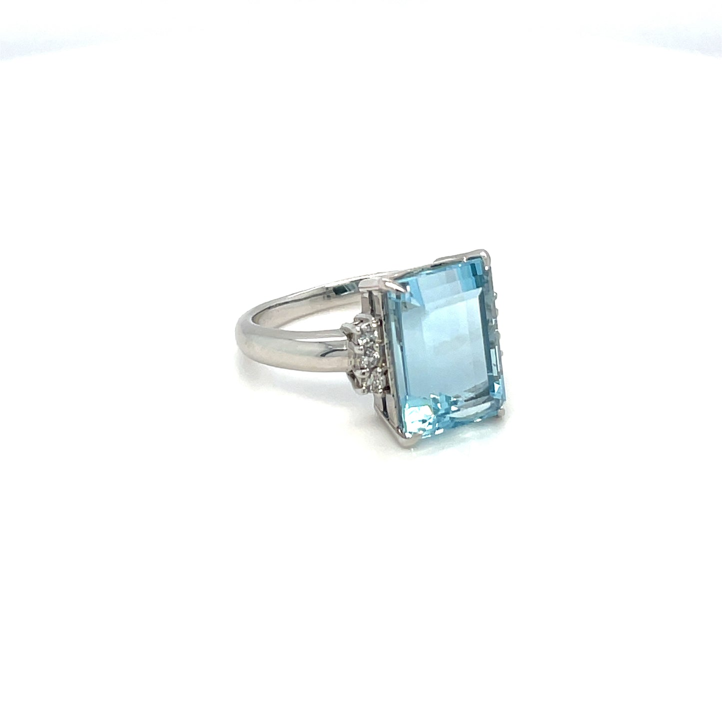 Platinum Art Deco Style Aquamarine and Diamond Ring