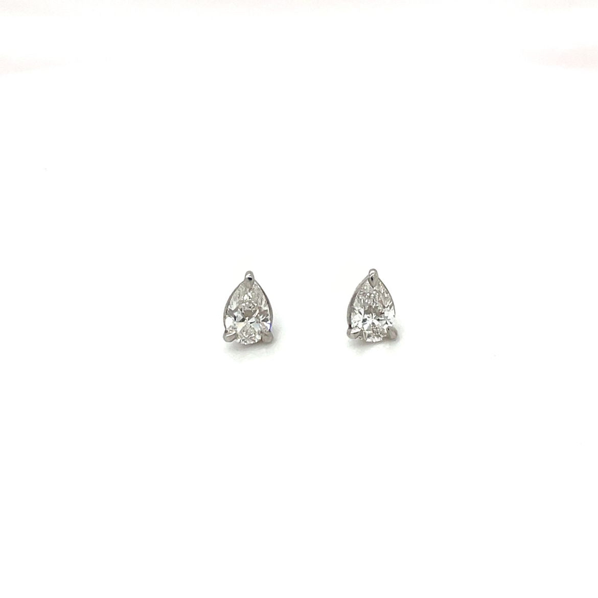 18ct White Gold Pear-Cut Diamond Stud Earrings