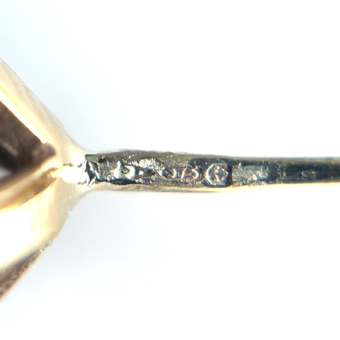 9ct Yellow Gold Lapis Stud Earrings (8mm)