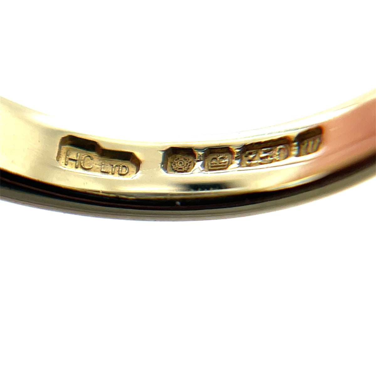 18ct Yellow Gold Diamond Solitaire Ring with Shoulder Detail (I1/2)