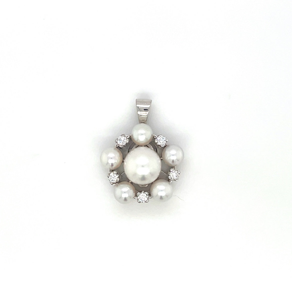 18ct White Gold Diamond & Pearl Pendant