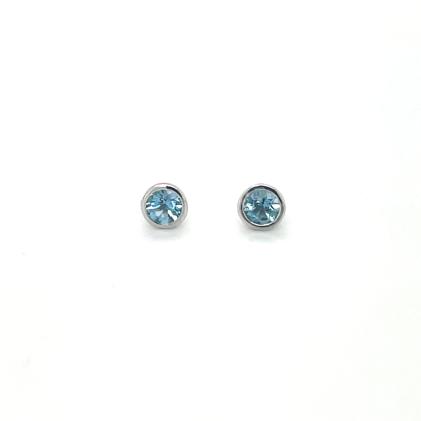 18ct White Gold Round Aquamarine Stud Earrings