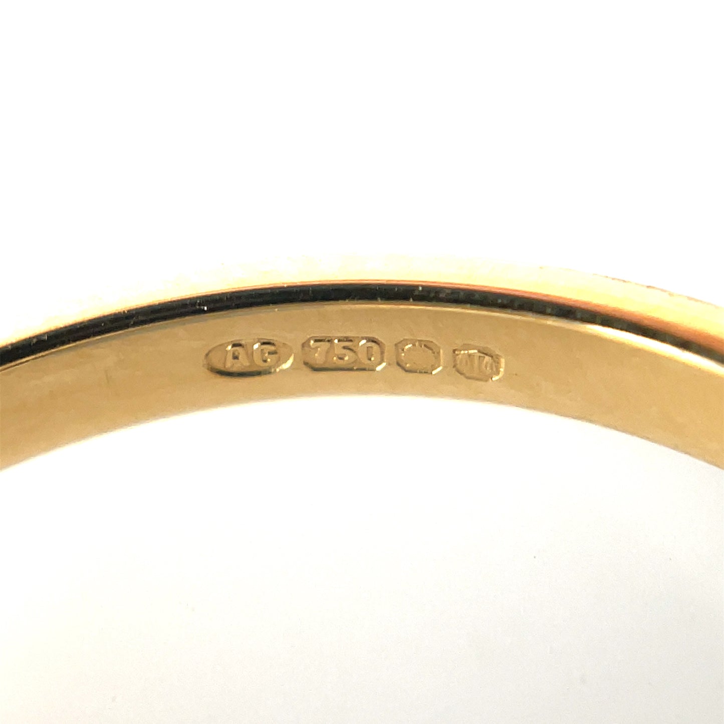 18ct Yellow Gold Traditional Court 2mm Wedding Band