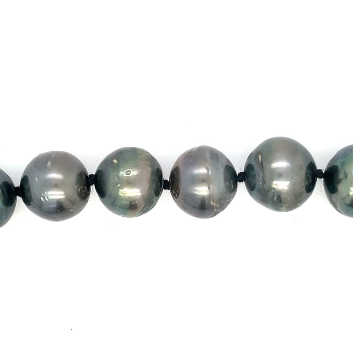 Pre owned single strand of tahitian pearls 9.5- 11.5mm set with an 18ct white gold ball clasp