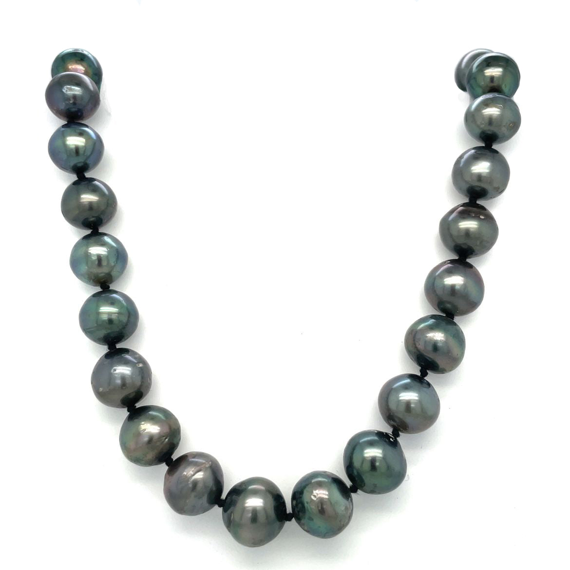 Pre owned single strand of tahitian pearls 9.5- 11.5mm set with an 18ct white gold ball clasp