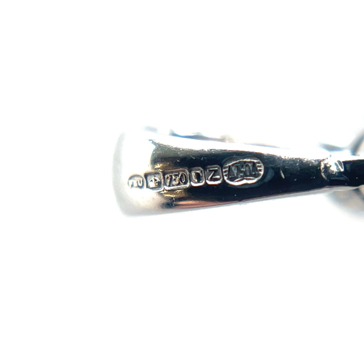 18ct White Gold Triangle Diamond Pendant