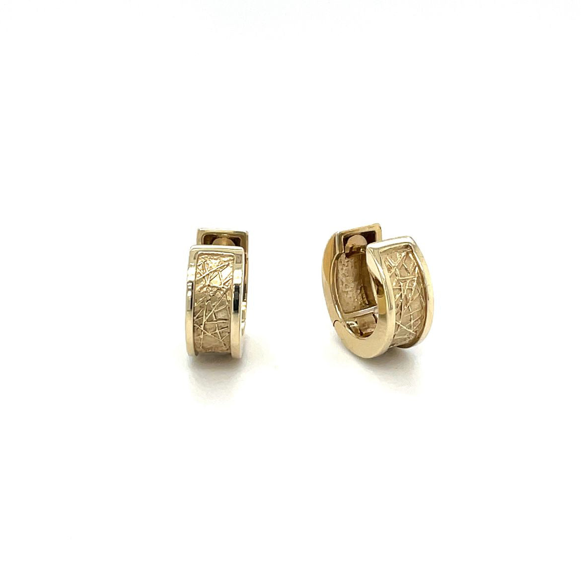 9ct Yellow Gold Wood-Textured Huggie Earrings