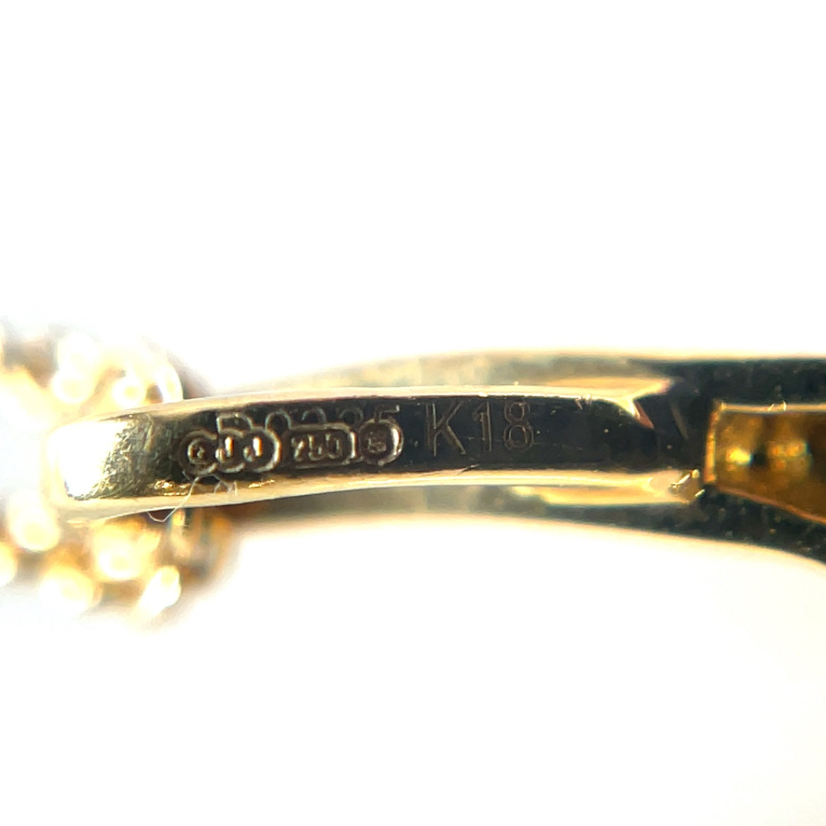 18ct Yellow Gold Diamond-Set Starfish Pendant & Chain