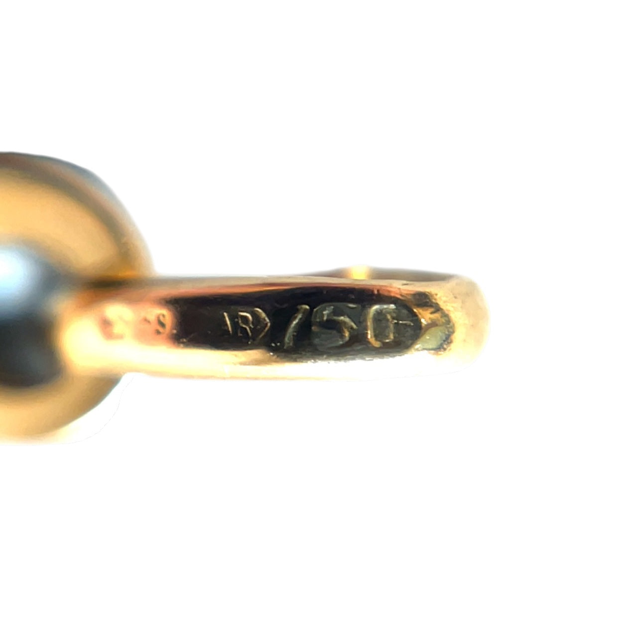 18ct Yellow Gold Capricorn Disc Pendant