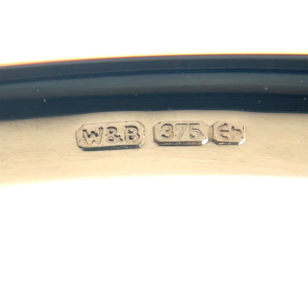 9ct Yellow Gold Solid Medium Bangle (65mm)