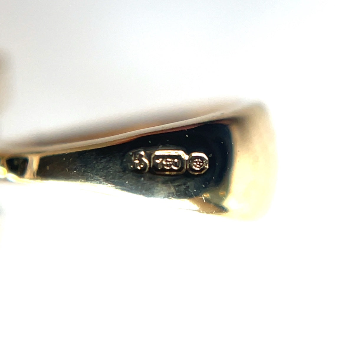 18ct Yellow Gold Princess-Cut Solitaire Diamond Pendant