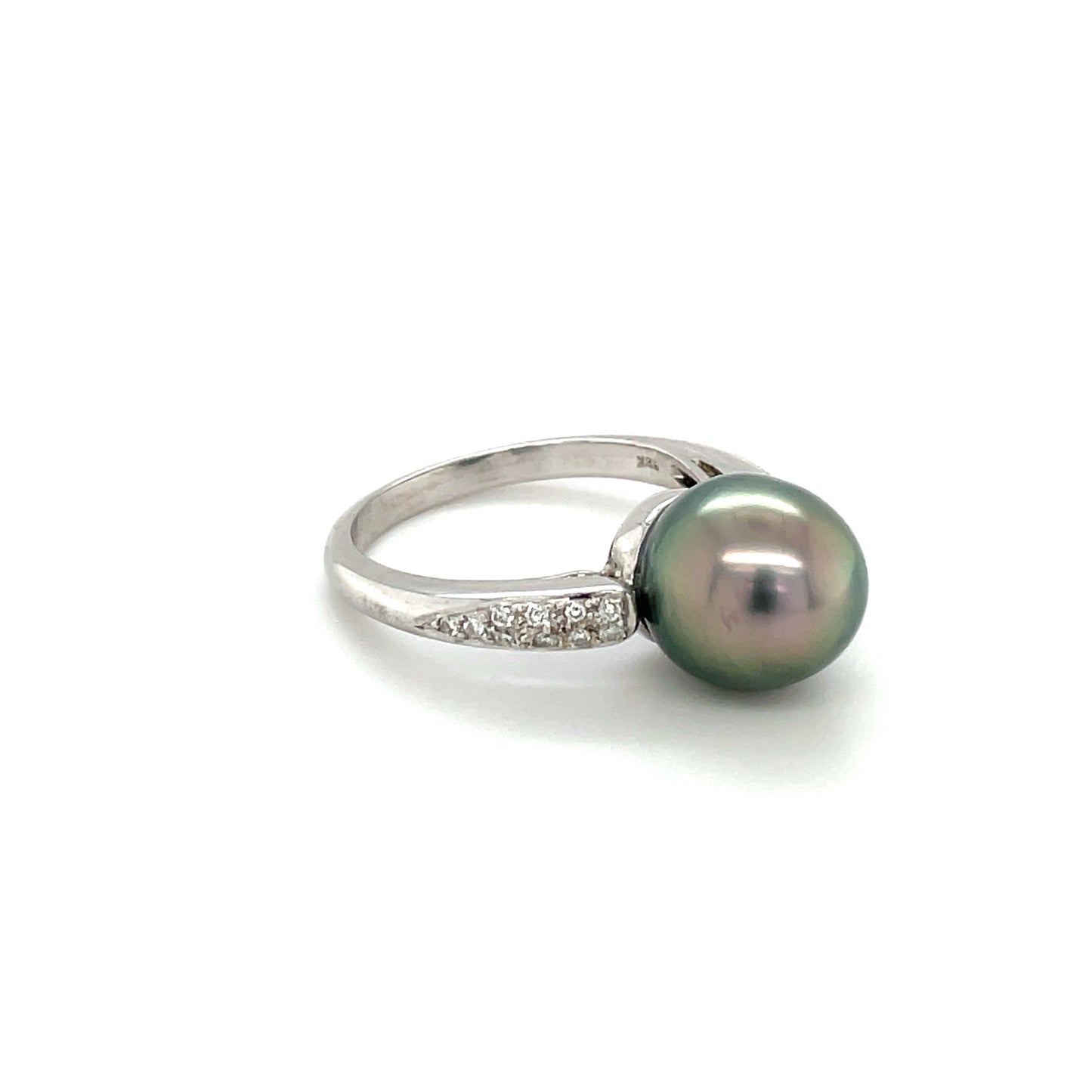 18ct White Gold Tahitian Pearl & Diamond Ring