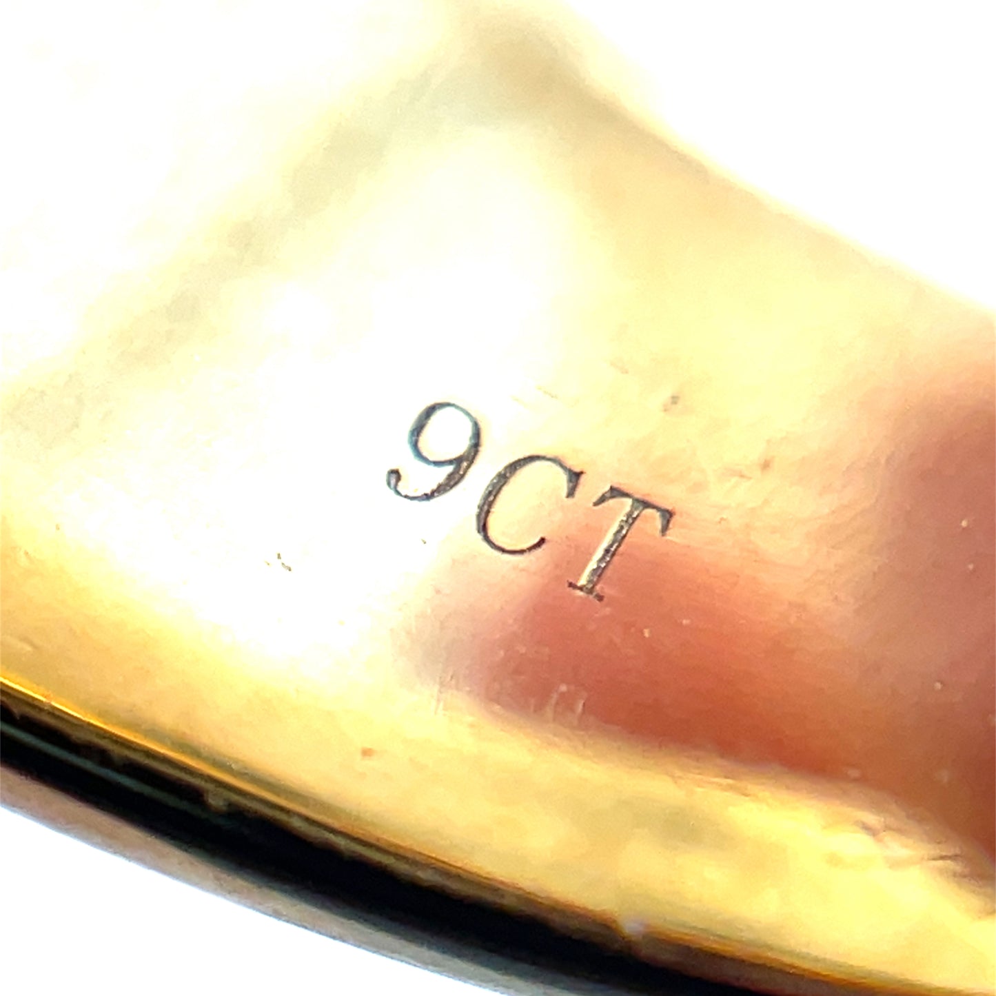 9ct Yellow Gold Engraved Domed Ring (O)