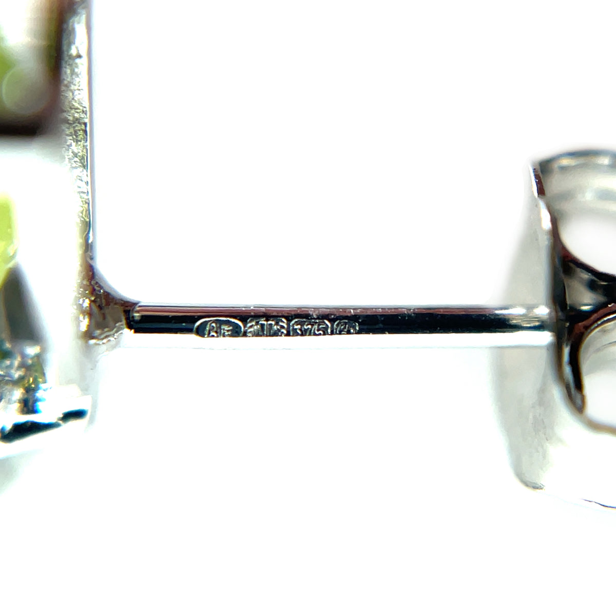9ct White Gold Pear-Cut Peridot Stud Earrings