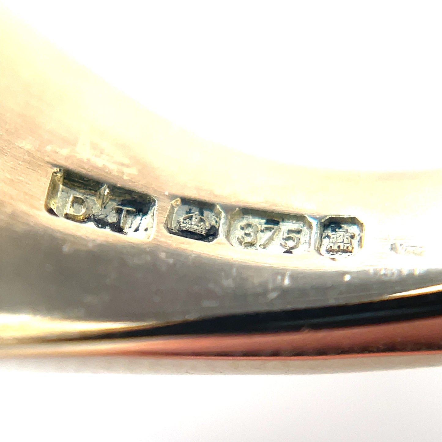 9ct Yellow Gold Oval Onyx Signet Ring (14x12mm)