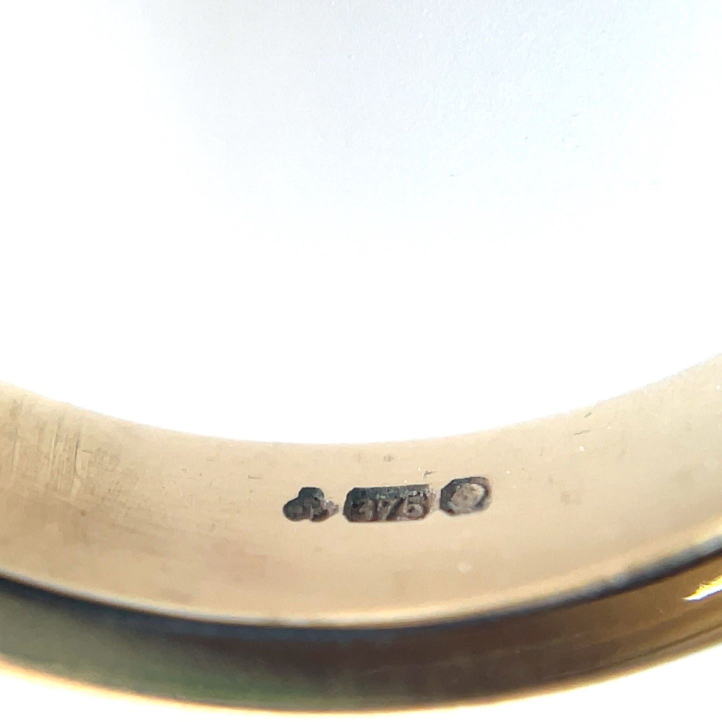 9ct Yellow Gold Oxford Oval Signet Ring (13x11mm)