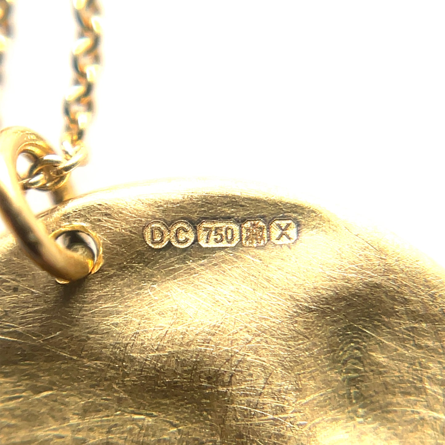 18ct Yellow Gold & Diamond Hammered Disc Pendant & Chain