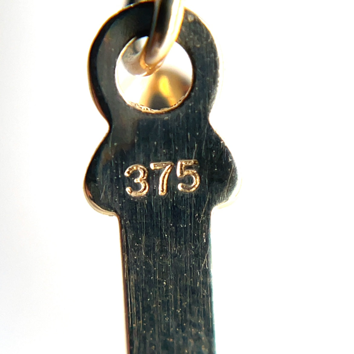 16 inch cultured pearl necklace (6.5mm pearls) on a 9ct yellow gold ball clasp