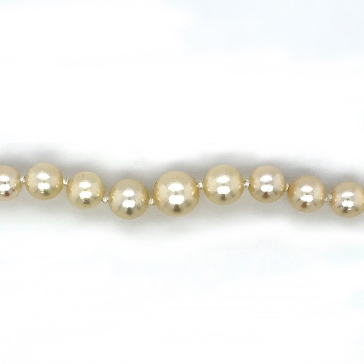 9ct Yellow Gold Graduated Pearl Necklace Strung with Knots