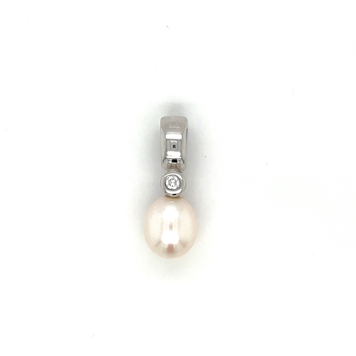 18ct White Gold Diamond & Pearl Pendant