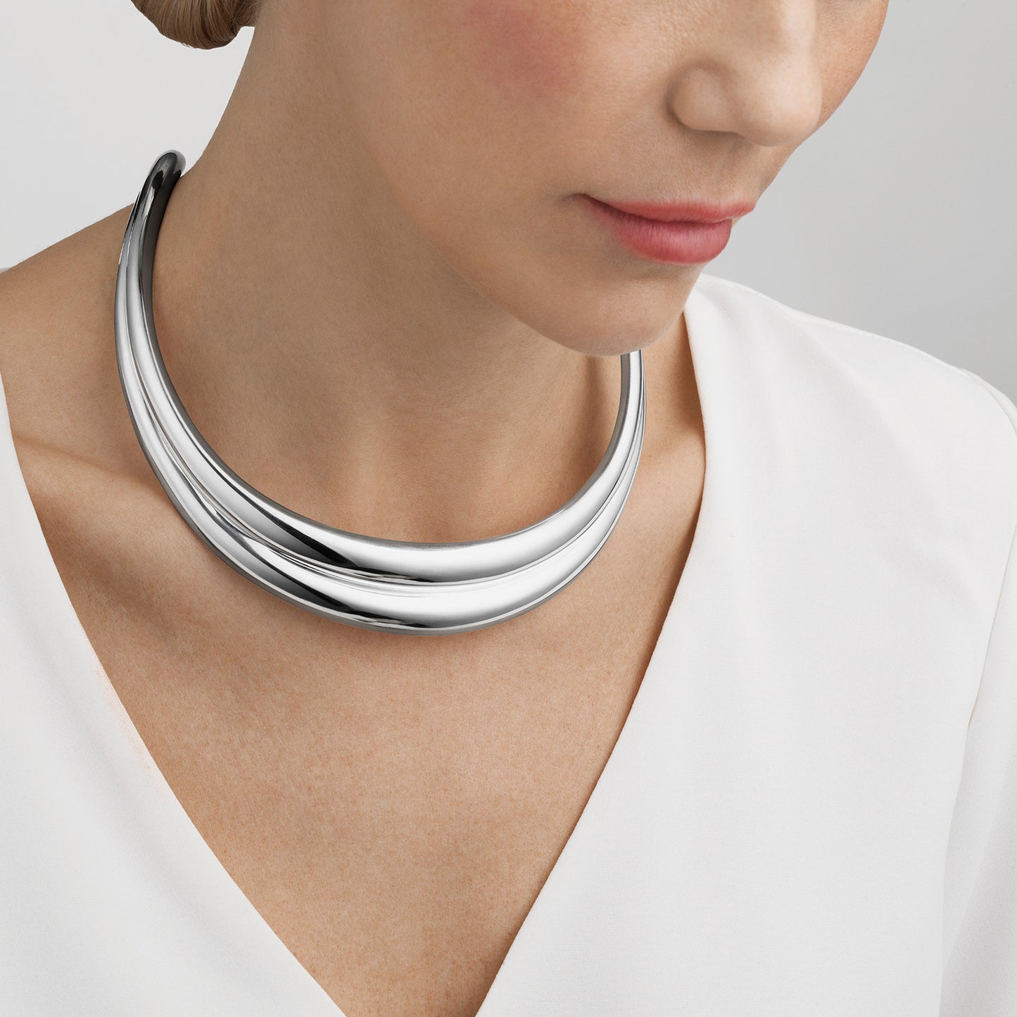 Silver Curve Neck Ring