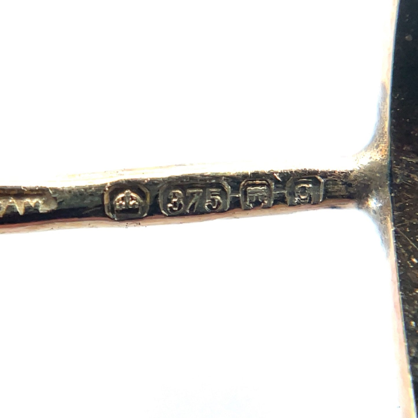 9ct Yellow Gold Diamond Bar Studs