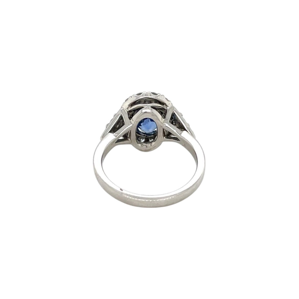 18ct White Gold Oval Sapphire & Diamond Cluster Ring (L1/2)