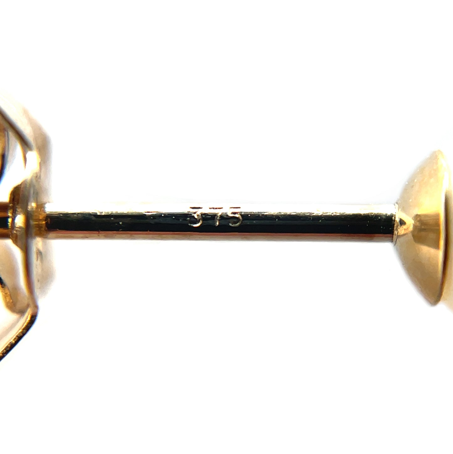 9ct Yellow Gold Freshwater Pearl Stud Earrings (5-5.5mm)