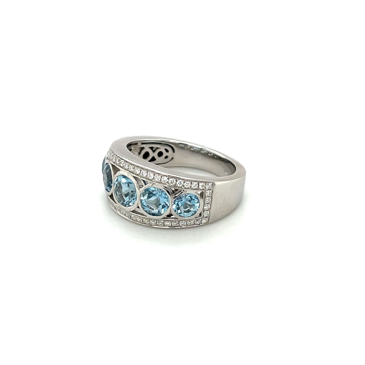 Platinum Aquamarine & Diamond Dress Ring