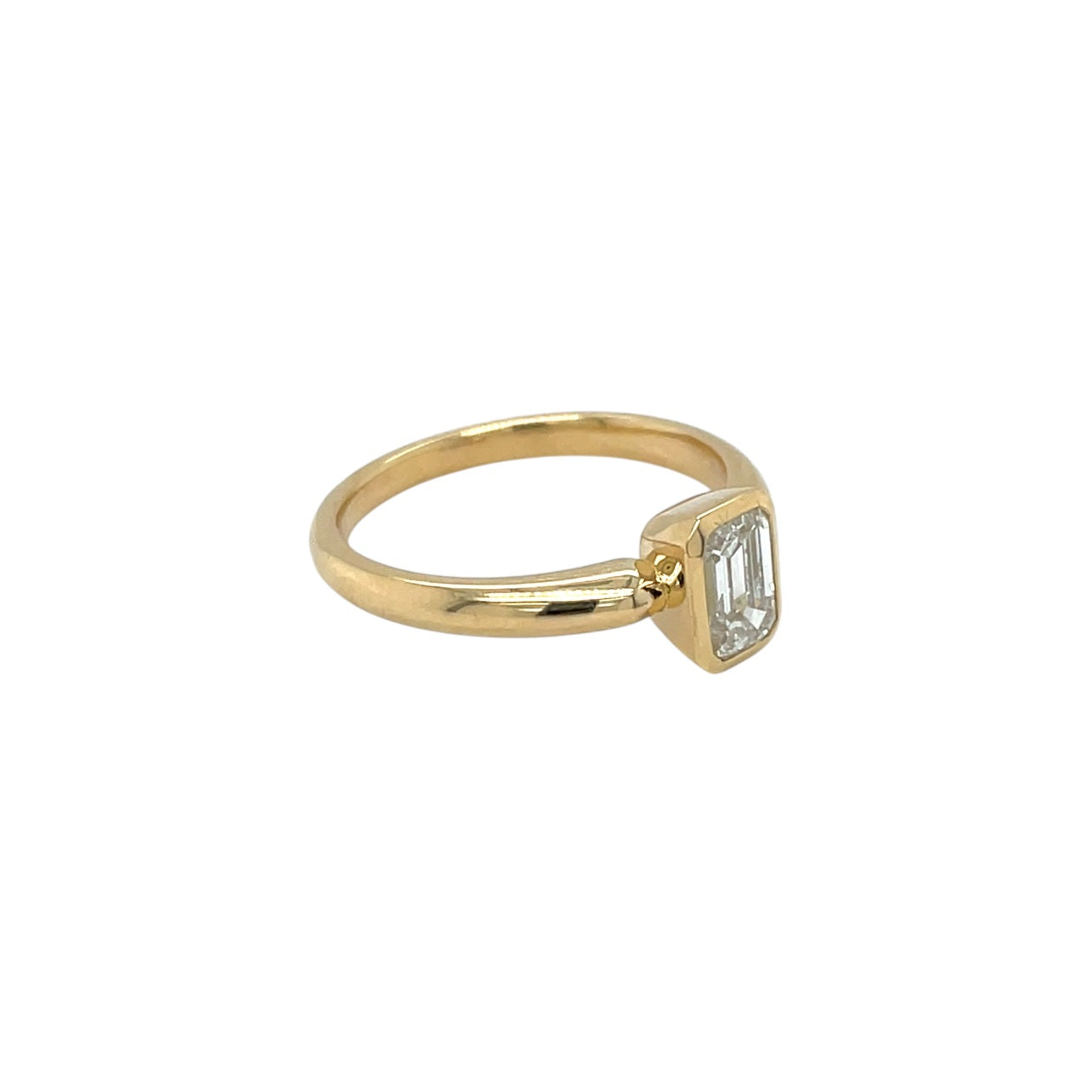 18ct Yellow Gold GIA Certified Emerald Cut Diamond Rubover Ring (L1/2)