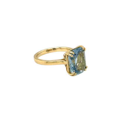 18ct Yellow Gold Light Sapphire Solitaire Cocktail Ring (M1/2)