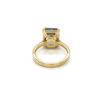 18ct Yellow Gold Light Sapphire Solitaire Cocktail Ring