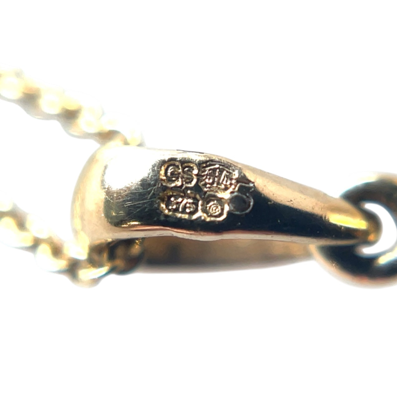 18ct Yellow Gold Diamond Pear Pendant & Chain (16-18")