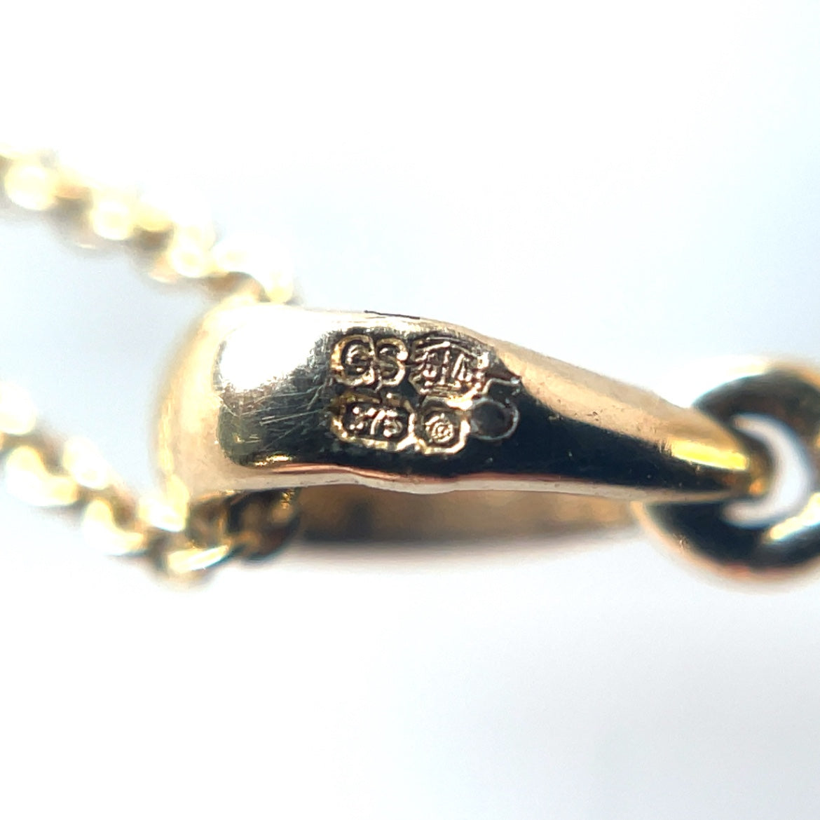 18ct Yellow Gold Diamond Pear Pendant & Chain