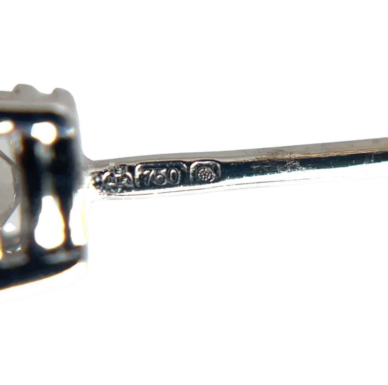 18ct White Gold Diamond Stud Earrings