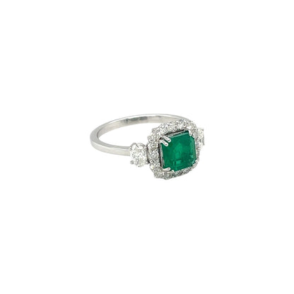 18ct White Gold Diamond & Cushion-Cut Emerald Cluster Ring (N)