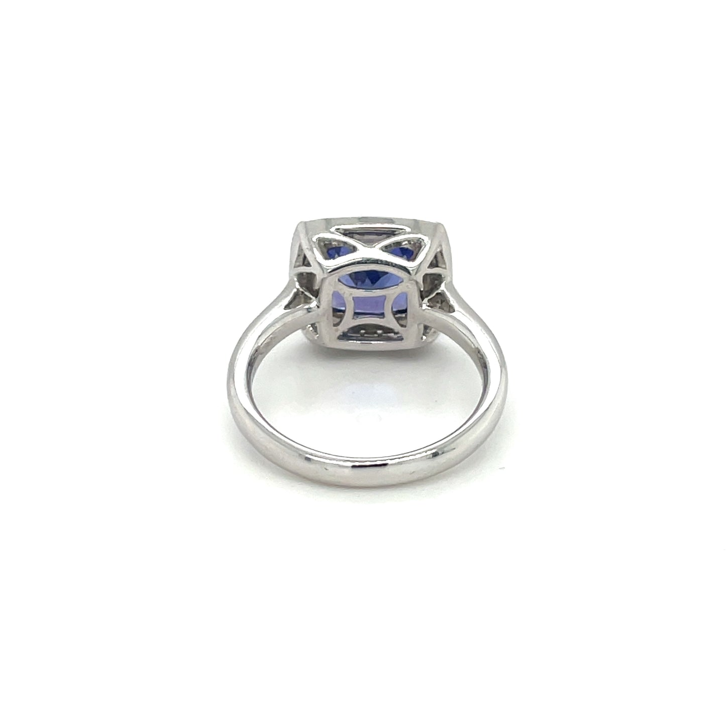 18ct White Gold Tanzanite & diamond Cluster Ring