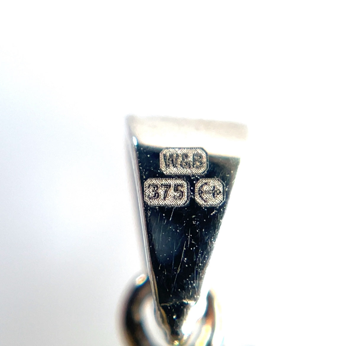 9ct White Gold Peridot Pendant