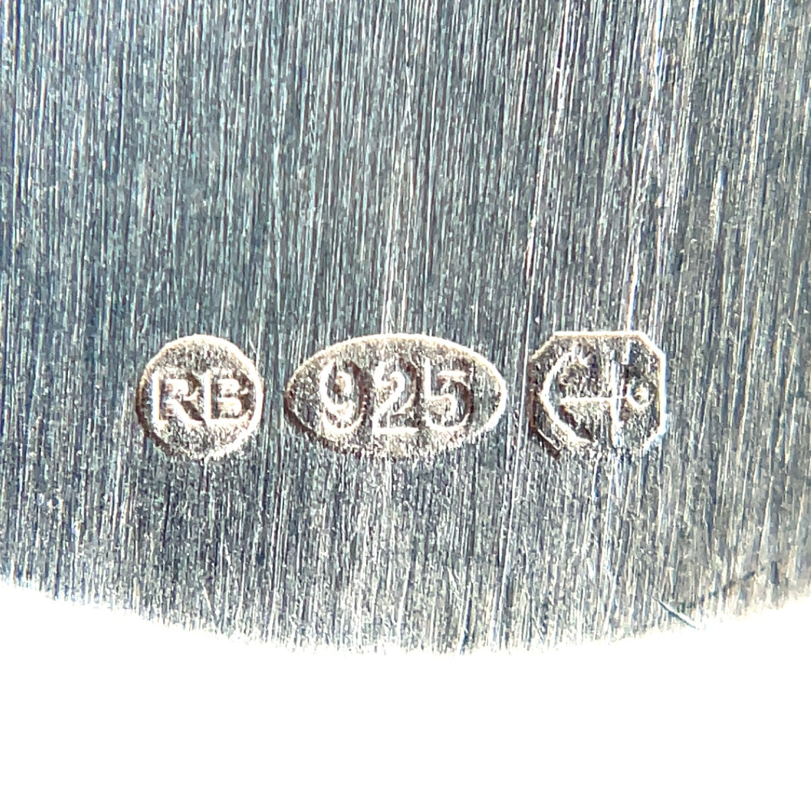 Silver Aries Zodiac Pendant (22mm) & Chain (16-18")