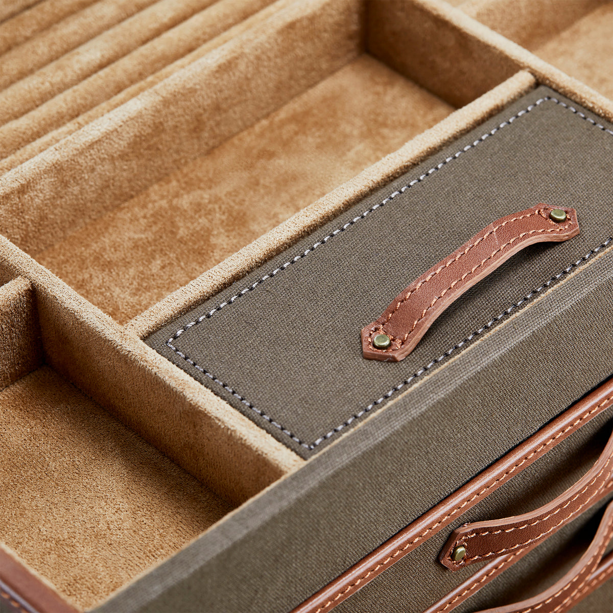 Ida Trunk Jewellery Box (Khaki)